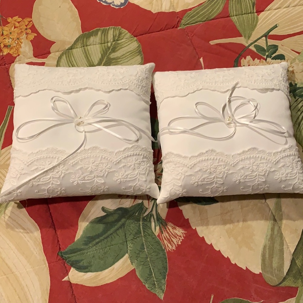 Ring bearer pillows. Used once.